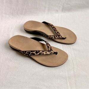 Suede & leather, Ortho heel, leopard print Vionic sandals - size 9